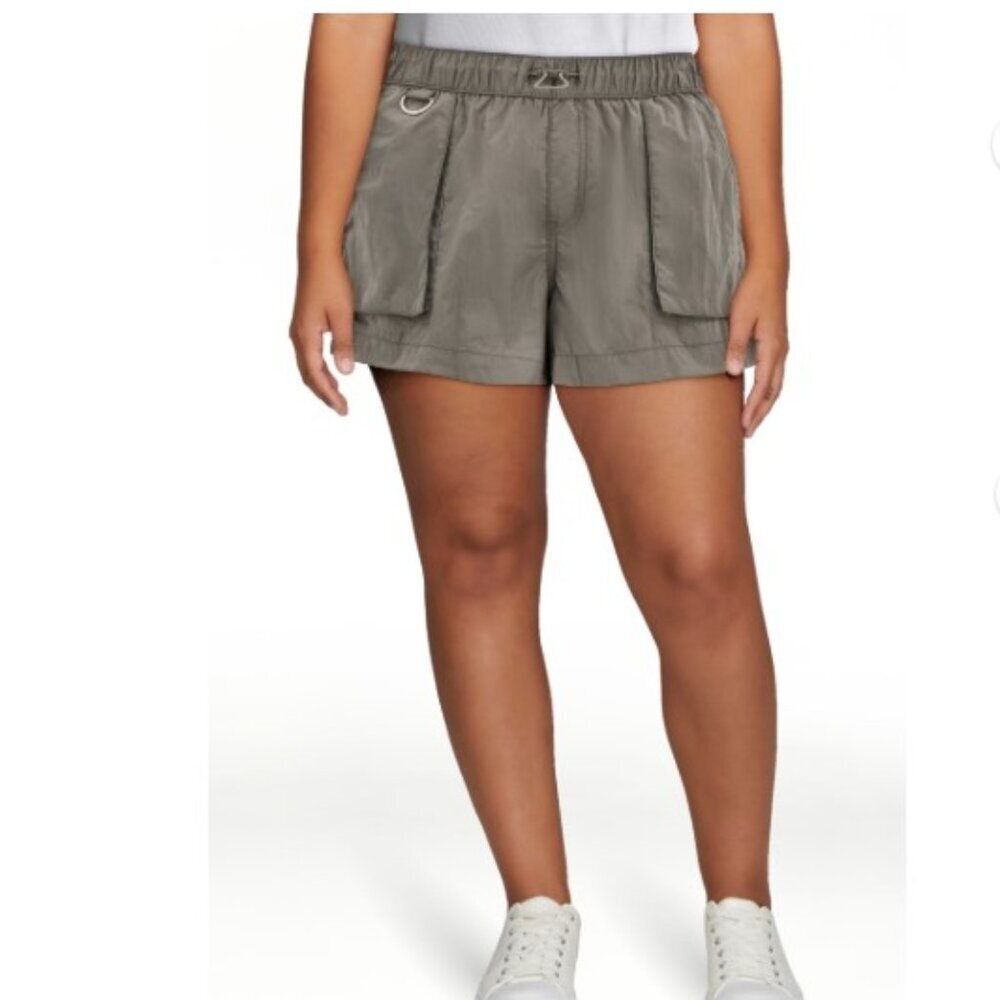 4/$30 Bundle 🌈No Boundaries Women’s Nylon Utility Shorts Sage Green (M / 6-10)